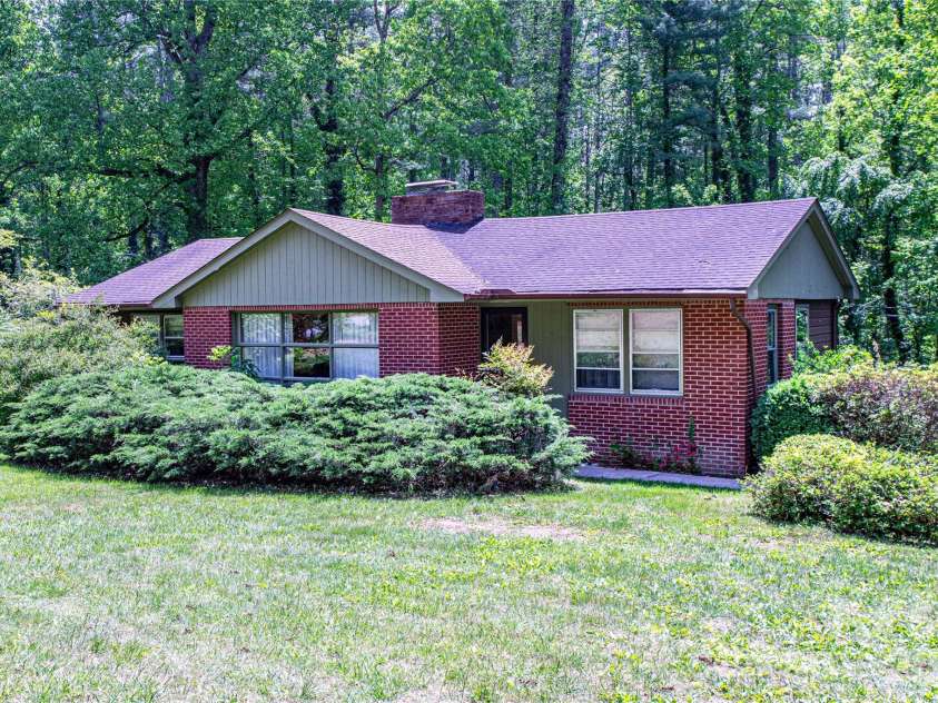 3004 Kanuga Road, Hendersonville, NC 28739.  MLS# CAR4380195, YatesRealty ID 20550. 
