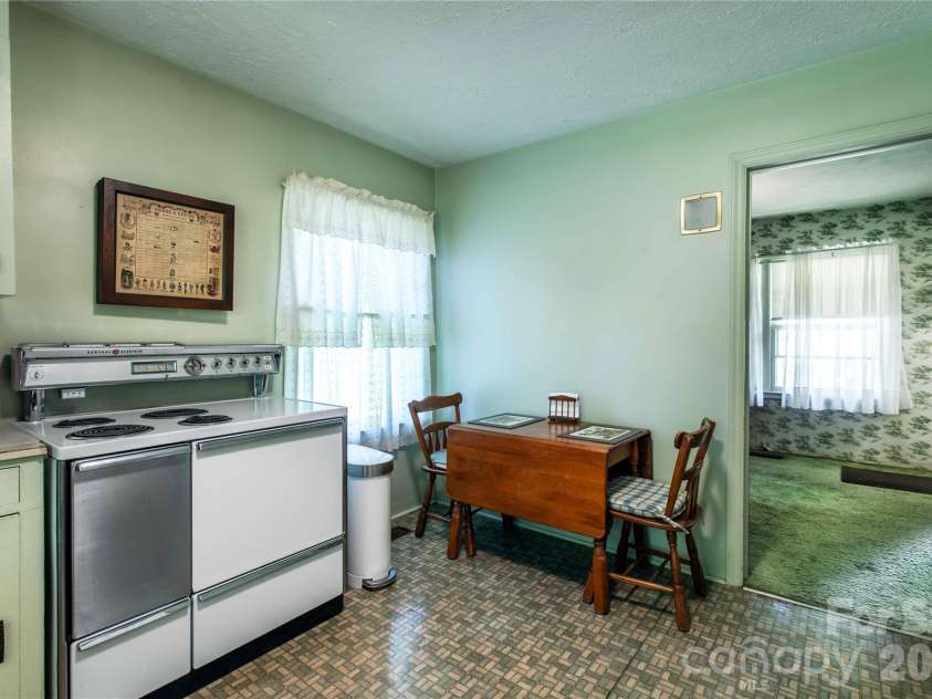 3004 Kanuga Road, Hendersonville, NC 28739.  MLS# CAR4380195, YatesRealty ID 20550. 