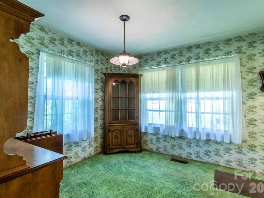 3004 Kanuga Road, Hendersonville, NC 28739.  MLS# CAR4380195, YatesRealty ID 20550. 