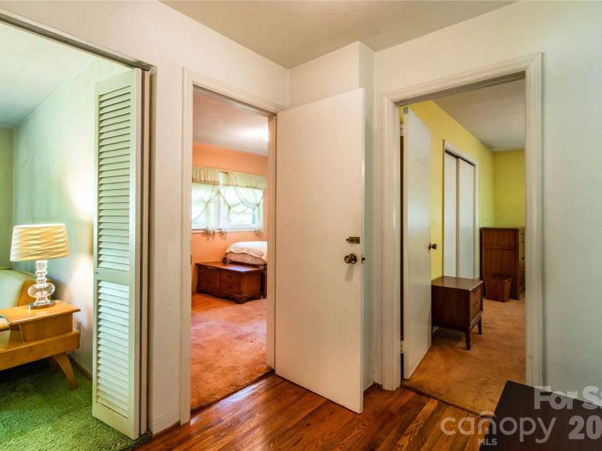 3004 Kanuga Road, Hendersonville, NC 28739.  MLS# CAR4380195, YatesRealty ID 20550. 