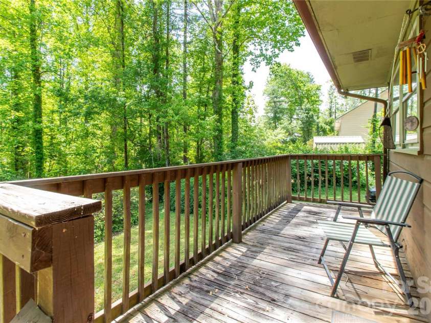 3004 Kanuga Road, Hendersonville, NC 28739.  MLS# CAR4380195, YatesRealty ID 20550. 