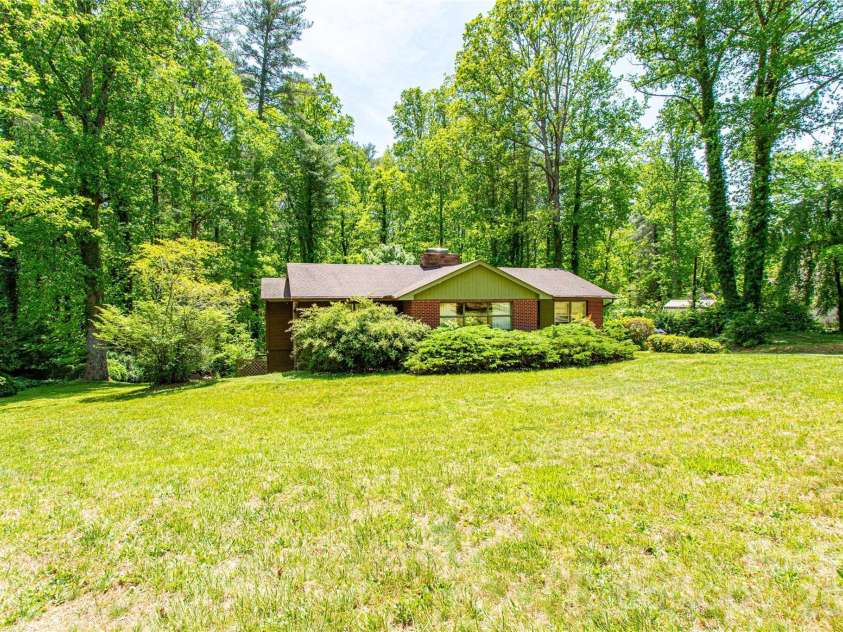 3004 Kanuga Road, Hendersonville, NC 28739.  MLS# CAR4380195, YatesRealty ID 20550. 