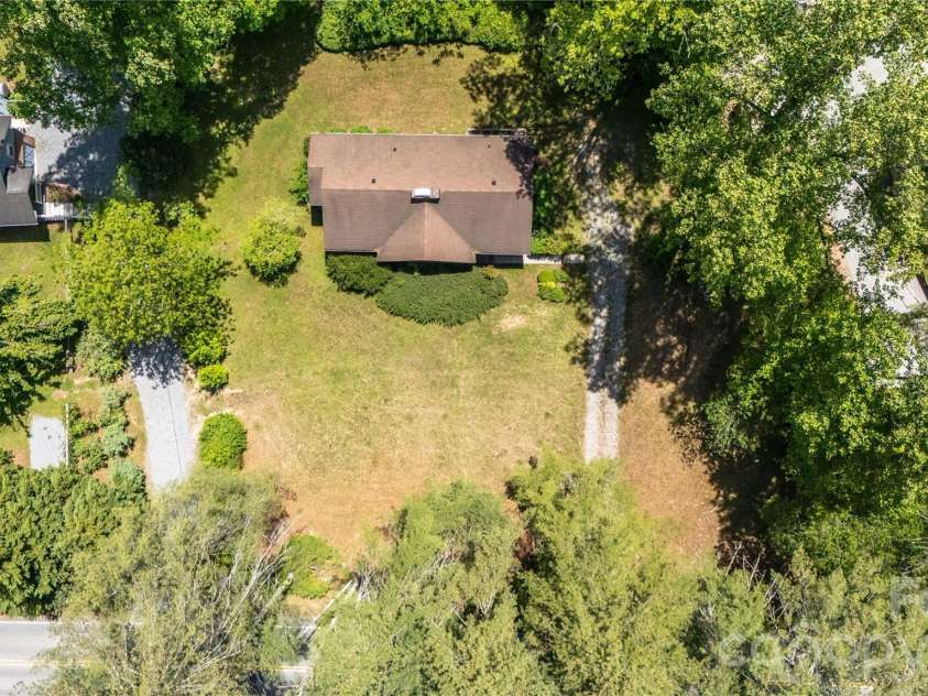 3004 Kanuga Road, Hendersonville, NC 28739.  MLS# CAR4380195, YatesRealty ID 20550. 
