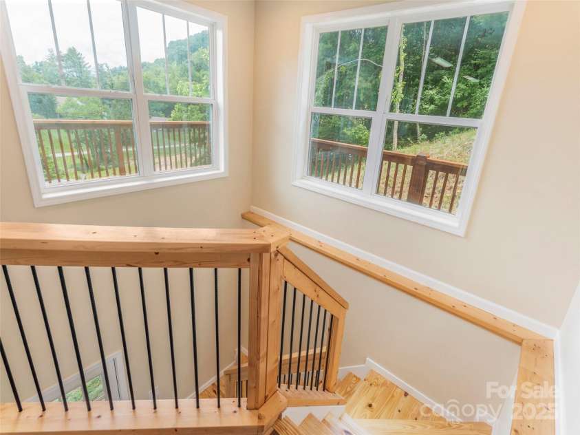 558 Liner Cove Road, Waynesville, NC 28786.  MLS# CAR4268336, YatesRealty ID 20552. 