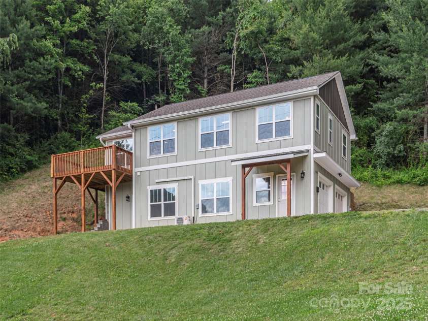 558 Liner Cove Road, Waynesville, NC 28786.  MLS# CAR4268336, YatesRealty ID 20552. 