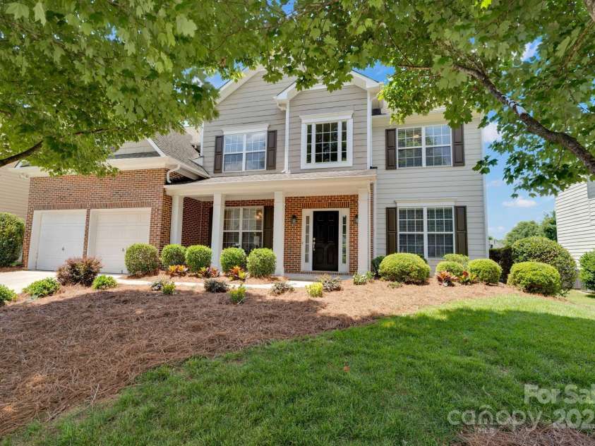 105 Runningdeer Drive, Mooresville, NC 28117.  MLS# CAR4248689, YatesRealty ID 20553. 