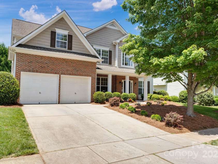 105 Runningdeer Drive, Mooresville, NC 28117.  MLS# CAR4248689, YatesRealty ID 20553. 