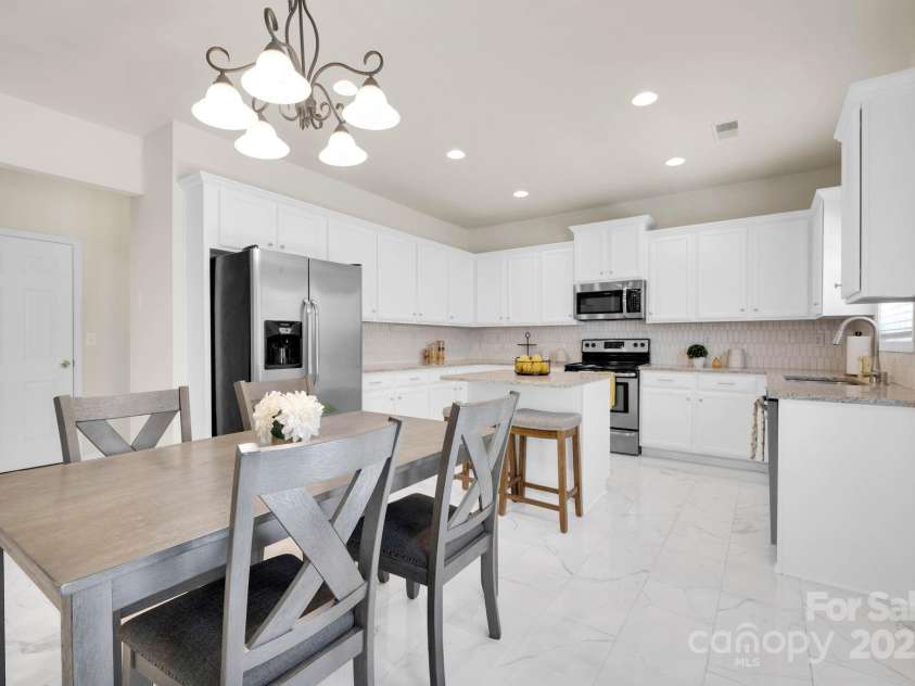 105 Runningdeer Drive, Mooresville, NC 28117.  MLS# CAR4248689, YatesRealty ID 20553. 