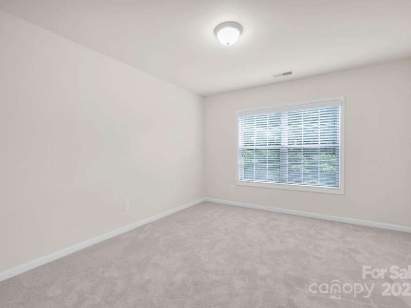 105 Runningdeer Drive, Mooresville, NC 28117.  MLS# CAR4248689, YatesRealty ID 20553. 