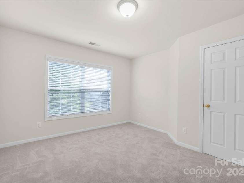 105 Runningdeer Drive, Mooresville, NC 28117.  MLS# CAR4248689, YatesRealty ID 20553. 