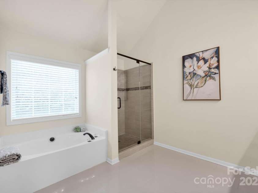 105 Runningdeer Drive, Mooresville, NC 28117.  MLS# CAR4248689, YatesRealty ID 20553. 
