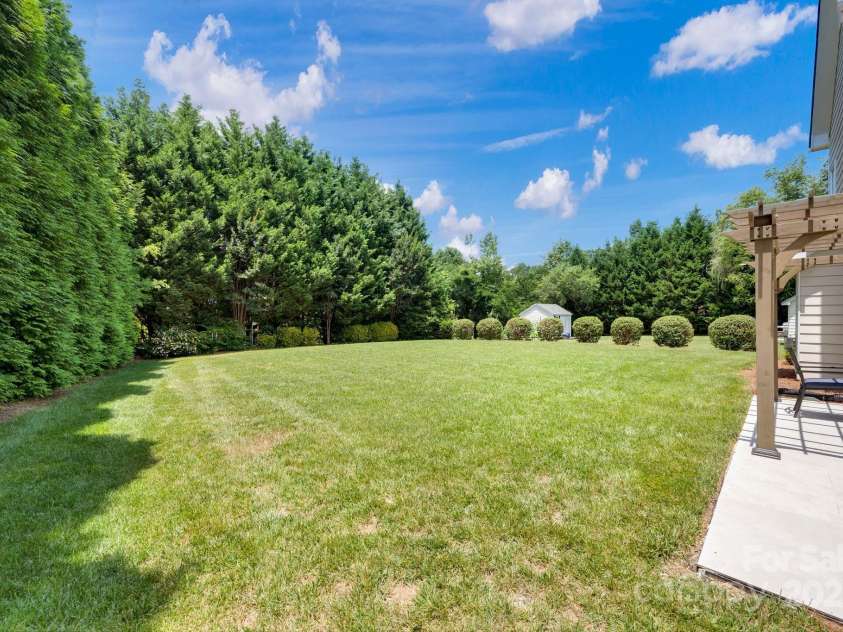 105 Runningdeer Drive, Mooresville, NC 28117.  MLS# CAR4248689, YatesRealty ID 20553. 
