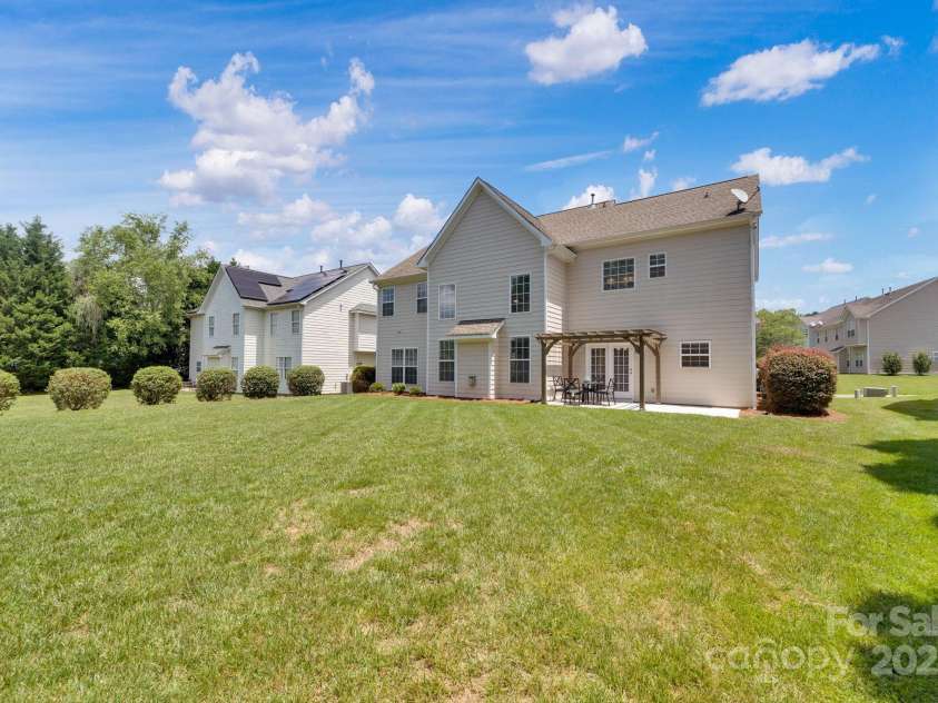 105 Runningdeer Drive, Mooresville, NC 28117.  MLS# CAR4248689, YatesRealty ID 20553. 