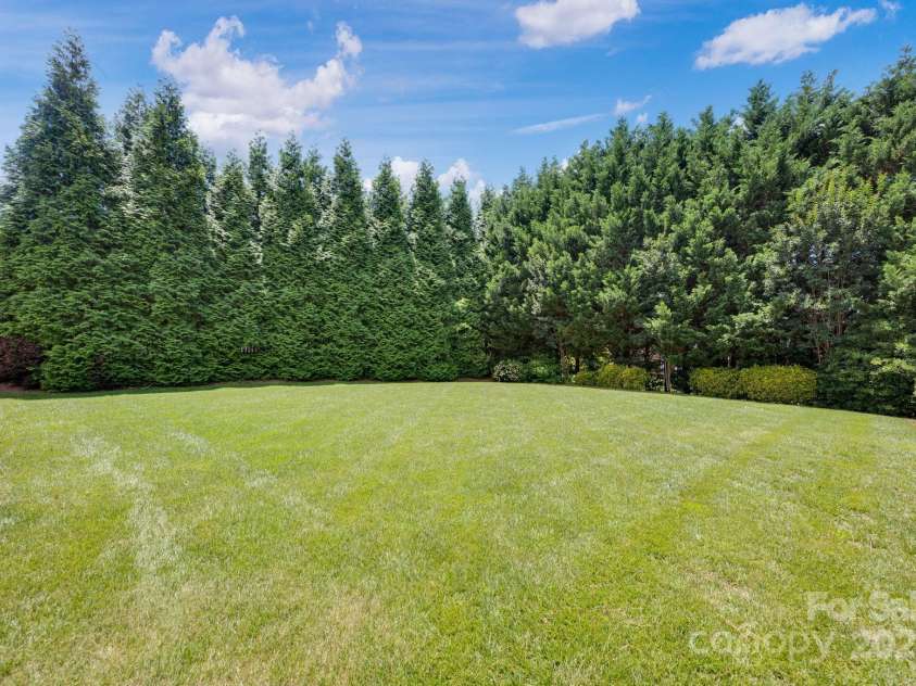 105 Runningdeer Drive, Mooresville, NC 28117.  MLS# CAR4248689, YatesRealty ID 20553. 