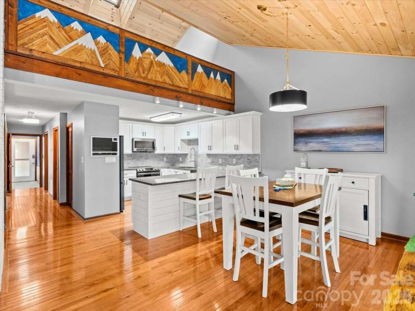 504 Woodfield Drive, Asheville, NC 28803.  MLS# CAR4365085, YatesRealty ID 20553. A true mountain gem