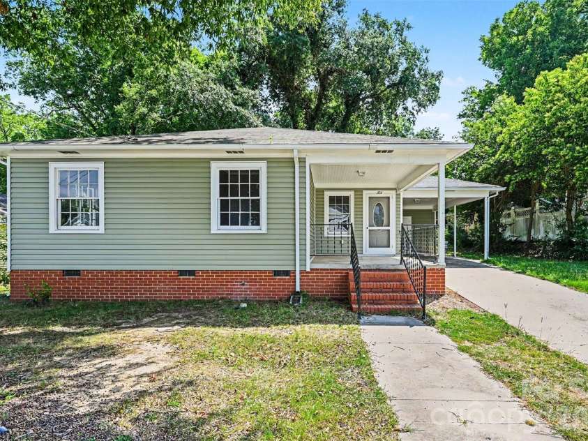 303 White Street, Lancaster, SC 29720.  MLS# CAR4379773, YatesRealty ID 20554. 