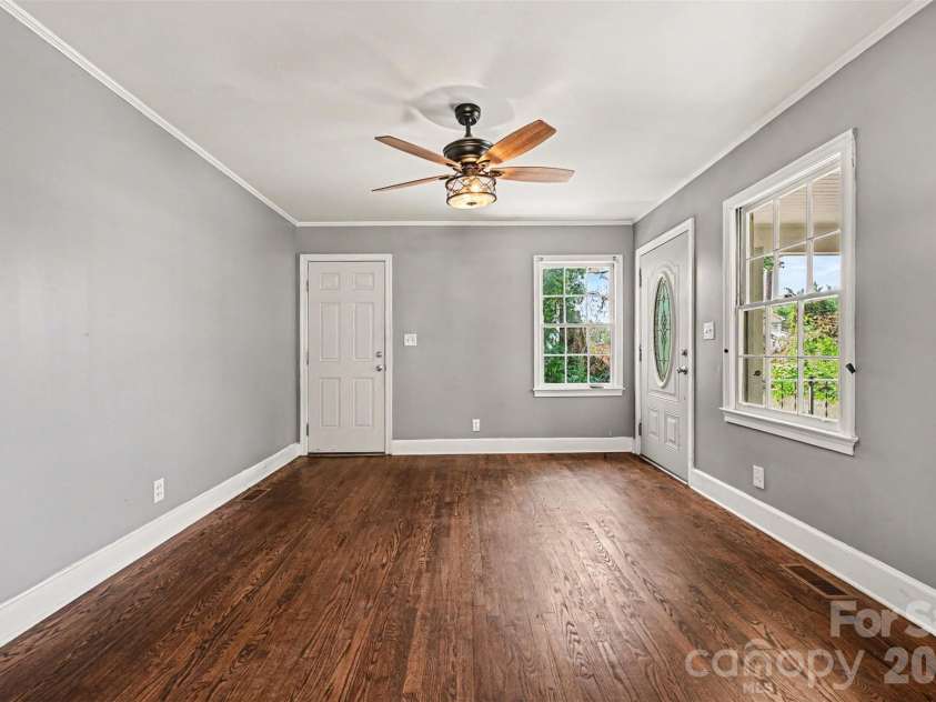 303 White Street, Lancaster, SC 29720.  MLS# CAR4379773, YatesRealty ID 20554. 