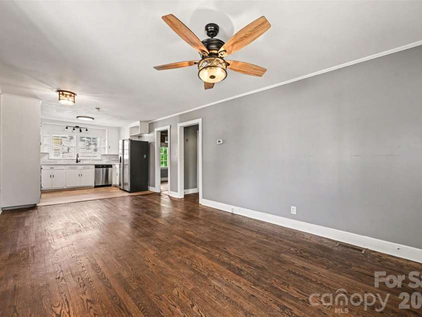 303 White Street, Lancaster, SC 29720.  MLS# CAR4379773, YatesRealty ID 20554. 