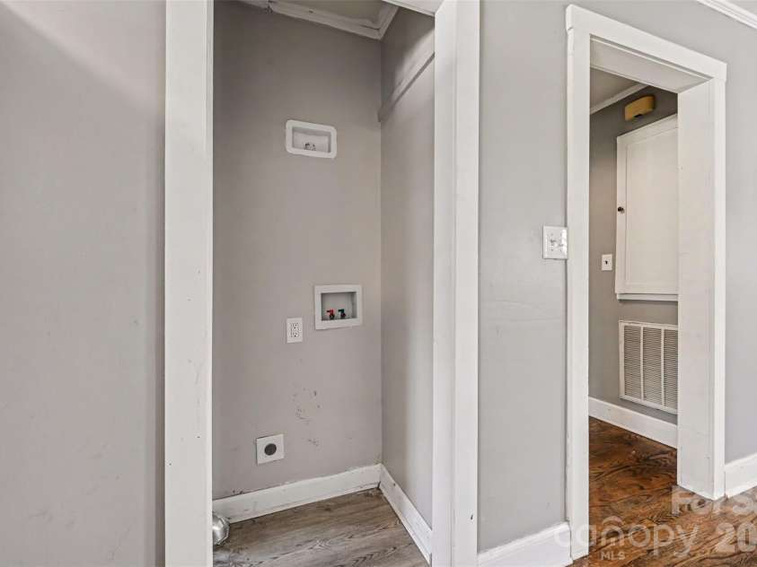 303 White Street, Lancaster, SC 29720.  MLS# CAR4379773, YatesRealty ID 20554. 