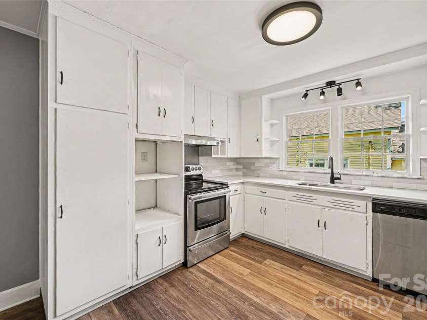 303 White Street, Lancaster, SC 29720.  MLS# CAR4379773, YatesRealty ID 20554. 