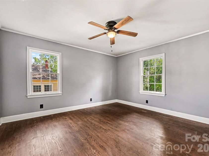 303 White Street, Lancaster, SC 29720.  MLS# CAR4379773, YatesRealty ID 20554. 