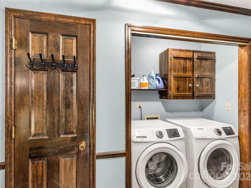 3547 Willowood Pond Drive, Rock Hill, SC 29730.  MLS# CAR4270729, YatesRealty ID 20555. Laundry located on the main floor