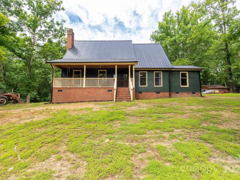 3547 Willowood Pond Drive, Rock Hill, SC 29730.  MLS# CAR4270729, YatesRealty ID 20555. Set back away from the street