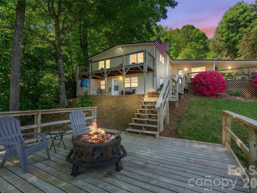 6566 Harbor Lane, Conover, NC 28613.  MLS# CAR4373254, YatesRealty ID 20555. 