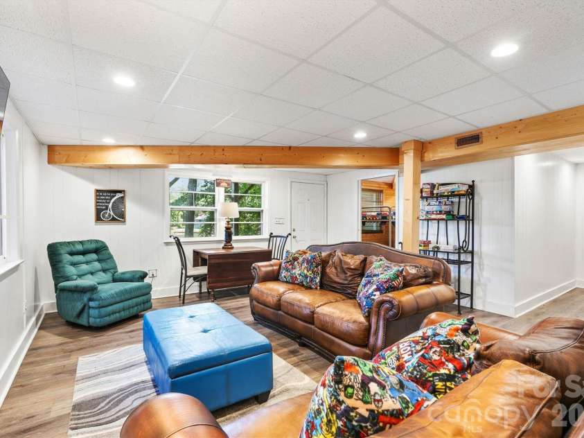 6566 Harbor Lane, Conover, NC 28613.  MLS# CAR4373254, YatesRealty ID 20555. 