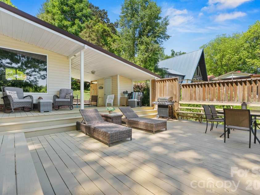 6566 Harbor Lane, Conover, NC 28613.  MLS# CAR4373254, YatesRealty ID 20555. 