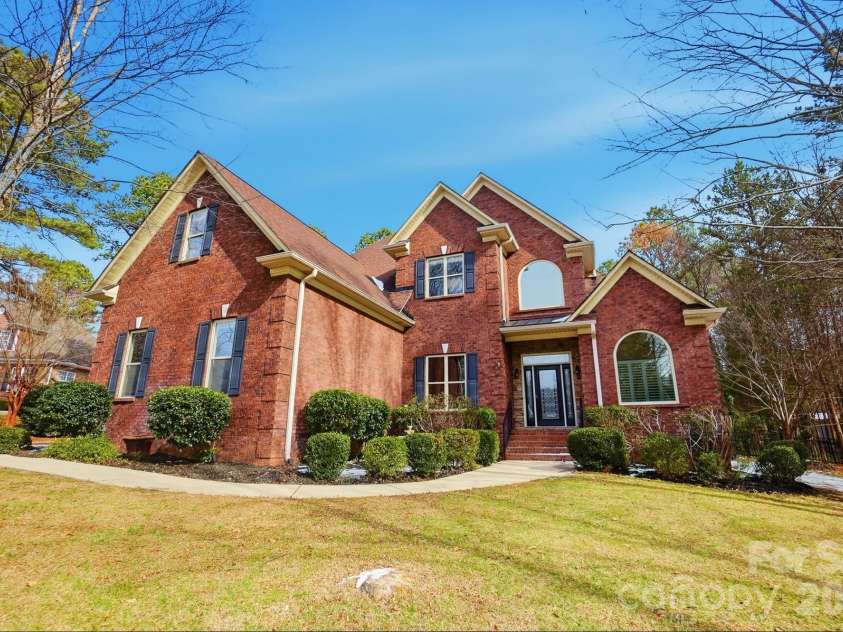 160 Arrow Point Lane, Davidson, NC 28036.  MLS# CAR4337144, YatesRealty ID 20556. 