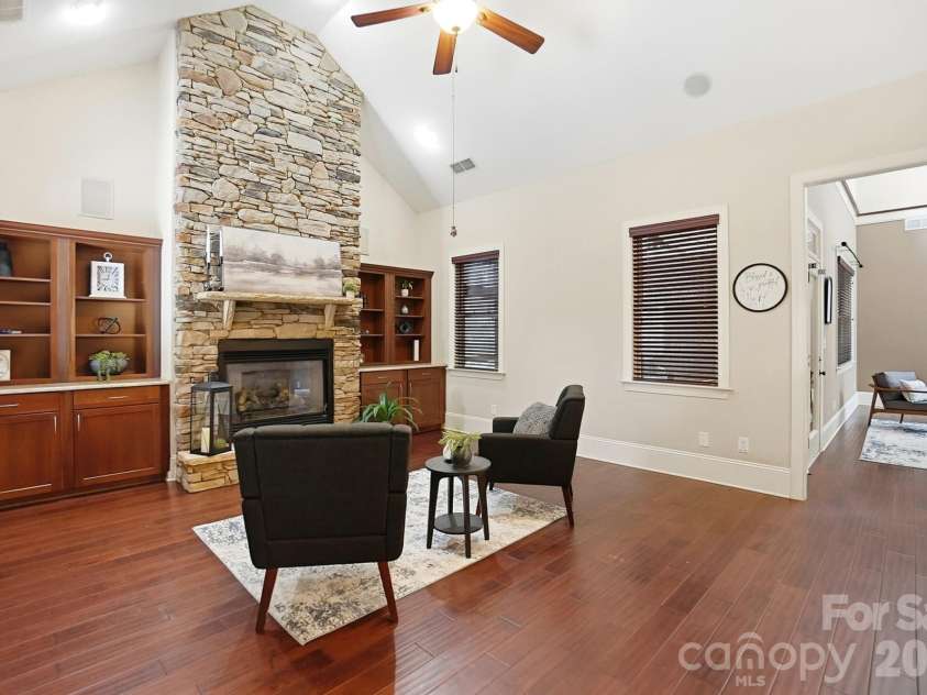 160 Arrow Point Lane, Davidson, NC 28036.  MLS# CAR4337144, YatesRealty ID 20556. 