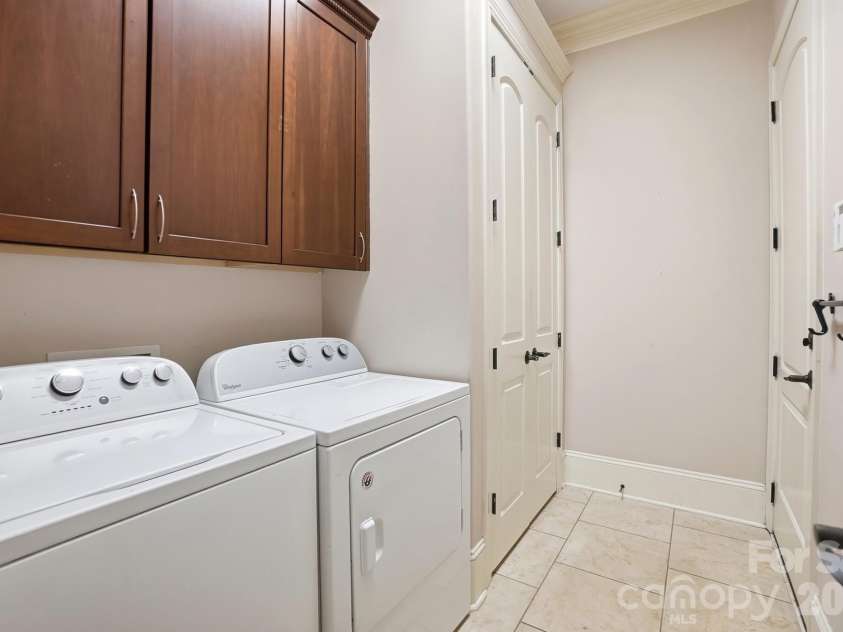 160 Arrow Point Lane, Davidson, NC 28036.  MLS# CAR4337144, YatesRealty ID 20556. 