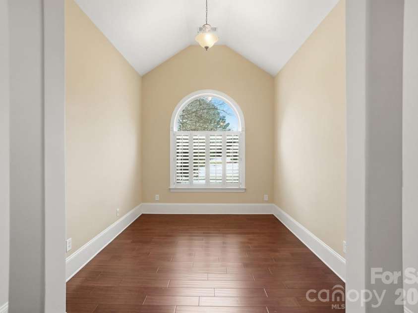 160 Arrow Point Lane, Davidson, NC 28036.  MLS# CAR4337144, YatesRealty ID 20556. 