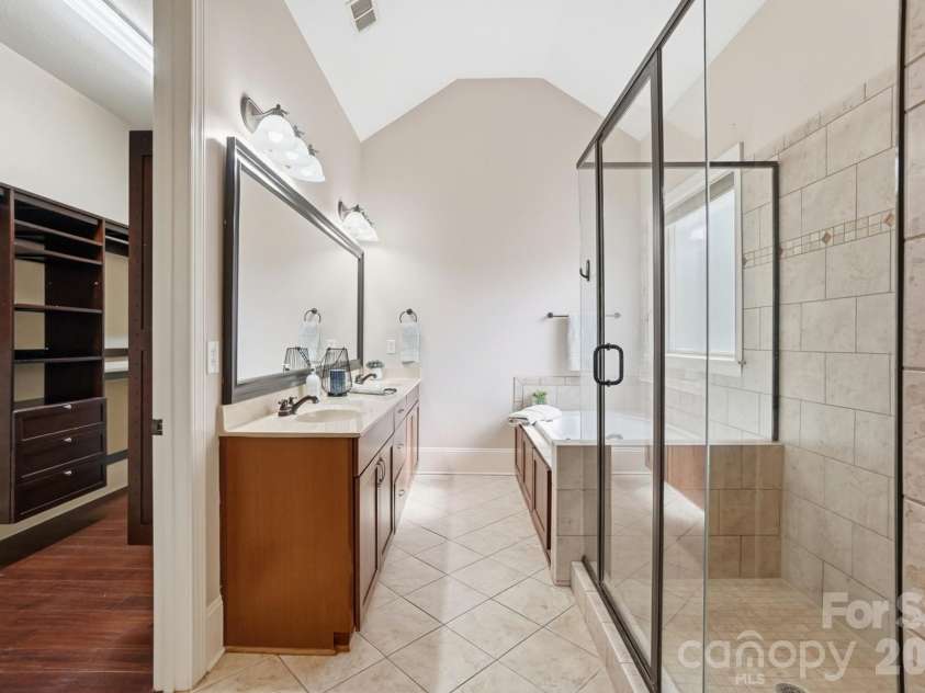 160 Arrow Point Lane, Davidson, NC 28036.  MLS# CAR4337144, YatesRealty ID 20556. 