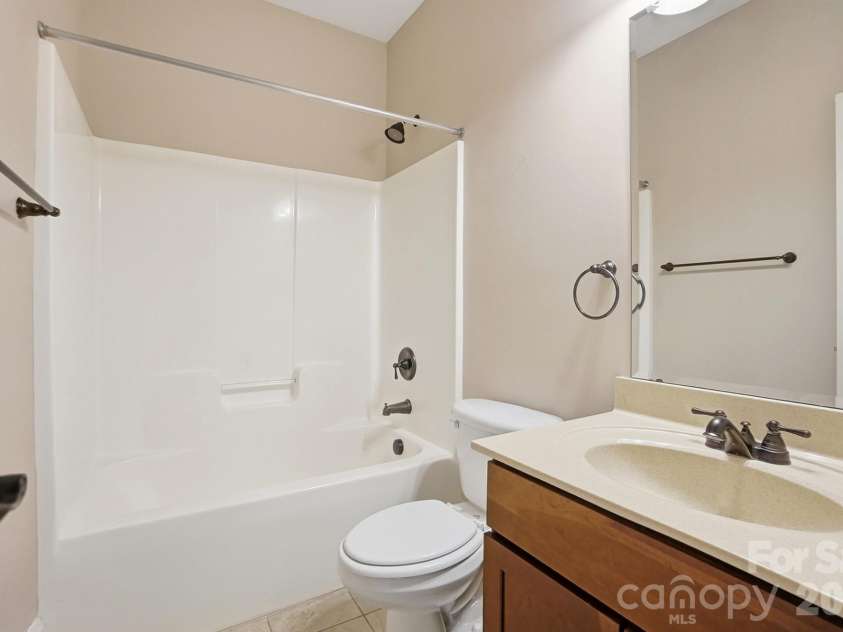 160 Arrow Point Lane, Davidson, NC 28036.  MLS# CAR4337144, YatesRealty ID 20556. 