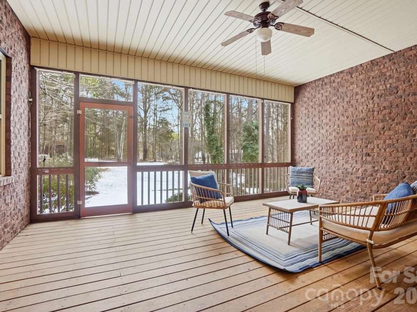 160 Arrow Point Lane, Davidson, NC 28036.  MLS# CAR4337144, YatesRealty ID 20556. 