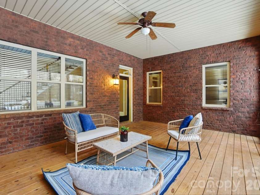 160 Arrow Point Lane, Davidson, NC 28036.  MLS# CAR4337144, YatesRealty ID 20556. 