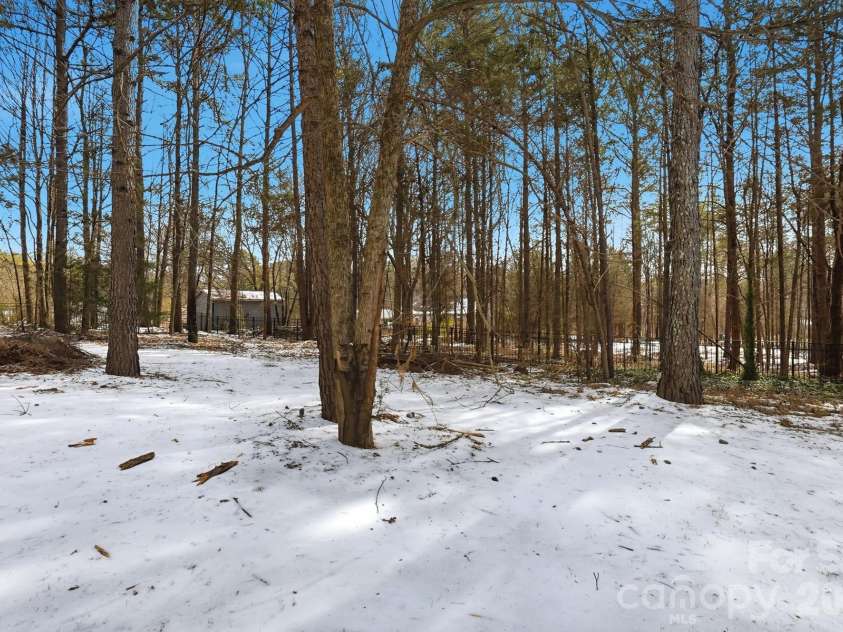 160 Arrow Point Lane, Davidson, NC 28036.  MLS# CAR4337144, YatesRealty ID 20556. 