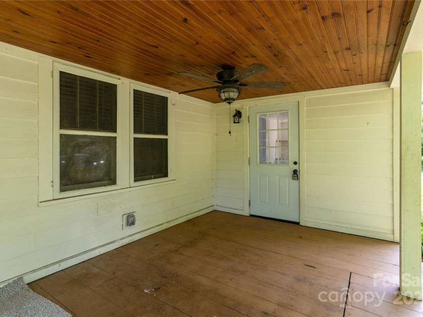 540 Fairview Road, Asheville, NC 28803.  MLS# CAR4267367, YatesRealty ID 20556. 