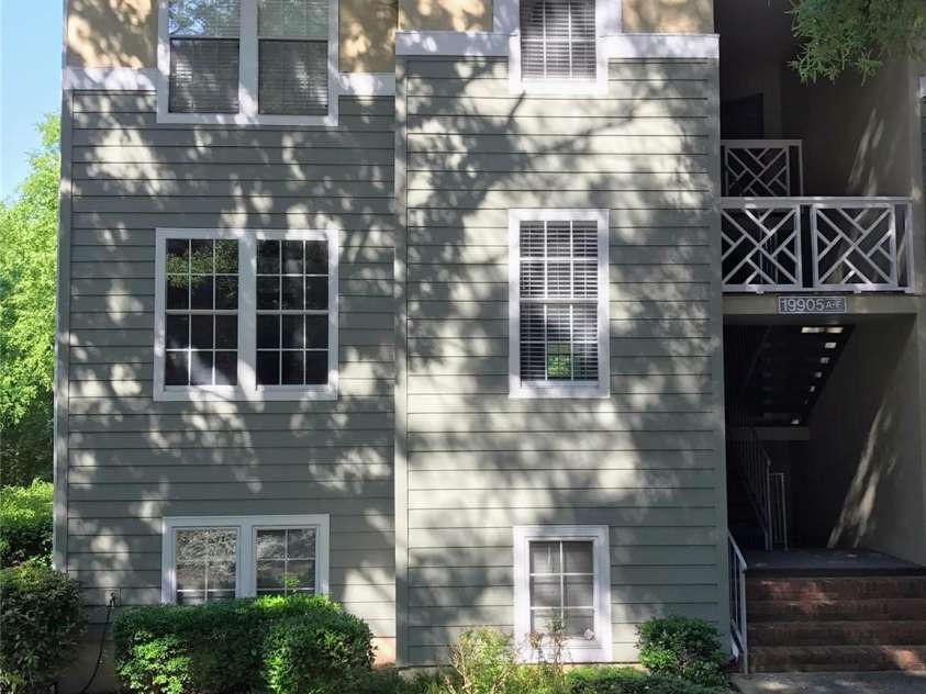 19905 Henderson Road, Cornelius, NC 28031.  MLS# CAR4365595, YatesRealty ID 20557. 