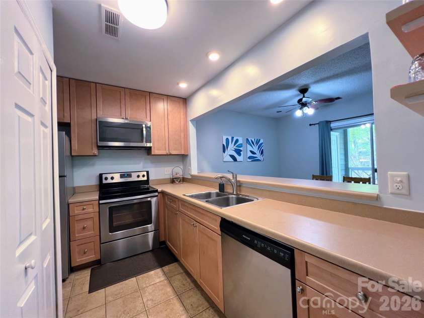 19905 Henderson Road, Cornelius, NC 28031.  MLS# CAR4365595, YatesRealty ID 20557. 