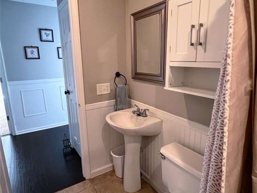 19905 Henderson Road, Cornelius, NC 28031.  MLS# CAR4365595, YatesRealty ID 20557. 