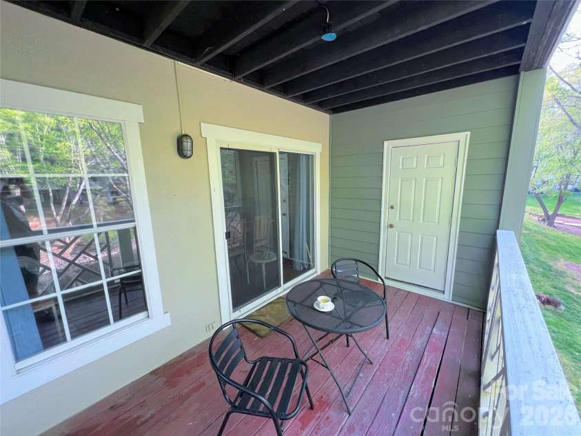 19905 Henderson Road, Cornelius, NC 28031.  MLS# CAR4365595, YatesRealty ID 20557. 
