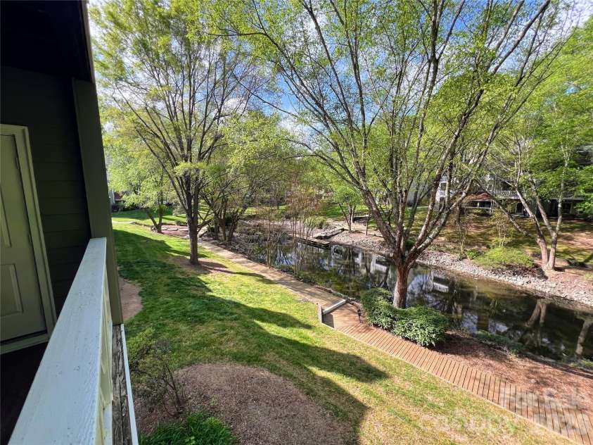 19905 Henderson Road, Cornelius, NC 28031.  MLS# CAR4365595, YatesRealty ID 20557. 
