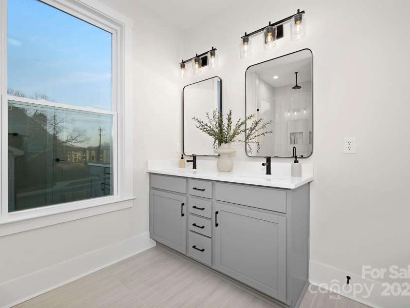 2304 Catalina Avenue, Charlotte, NC 28206.  MLS# CAR4195790, YatesRealty ID 20557. 