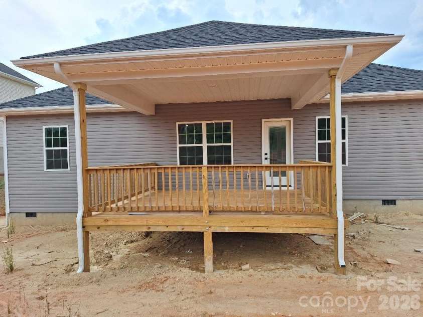 140 Kerr Walk Drive, Statesville, NC 28677.  MLS# CAR4371543, YatesRealty ID 20559. Covered Deck
