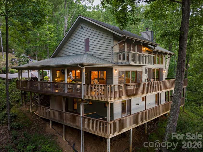 163 Tweetys Knoll, Burnsville, NC 28714.  MLS# CAR4281512, YatesRealty ID 2056. 