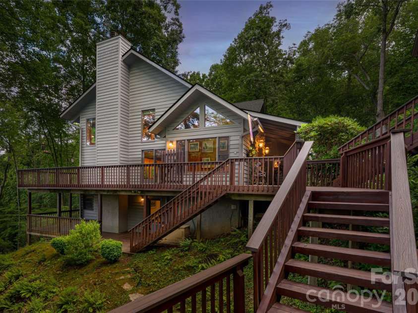 163 Tweetys Knoll, Burnsville, NC 28714.  MLS# CAR4281512, YatesRealty ID 2056. 