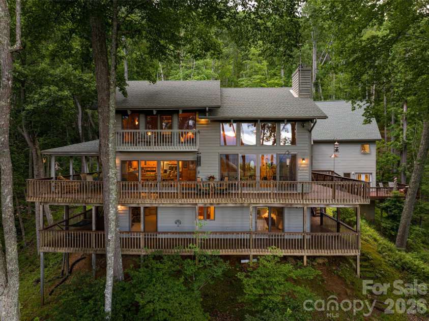 163 Tweetys Knoll, Burnsville, NC 28714.  MLS# CAR4281512, YatesRealty ID 2056. 